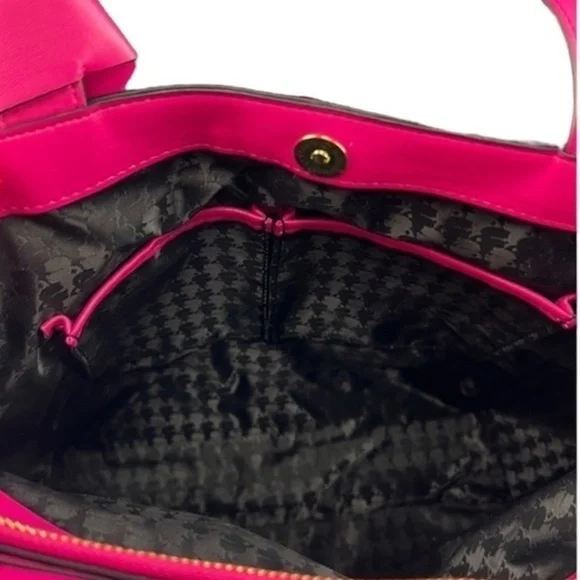 Karl Lagerfeld - ‘Knot - Fuchsia’ 13”x 15”x 5”. NWT. Firm!